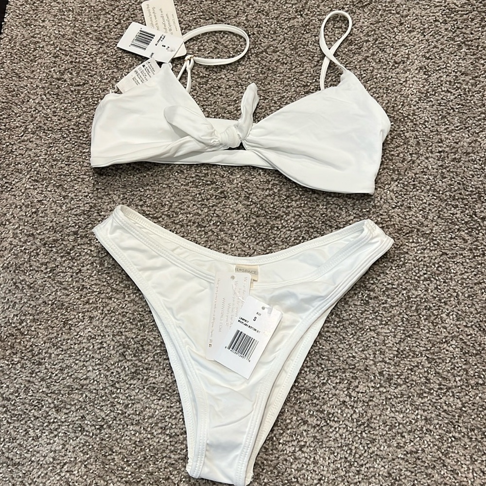 L*Space NWT Bikini in white size SMALL
Flashback top
Whiplash bottom
